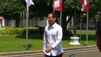 Kemeja putih juga dikenakan oleh calon menteri yang lain. (Foto: Trio Hamdani/detikcom)