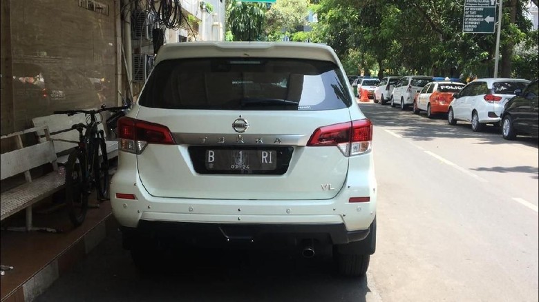 Polisi: Pemilik Mobil B 1 RI Beli Undangan Pelantikan Presiden Polisi: Pemilik Mobil B 1 RI Beli Undangan Pelantikan Presiden