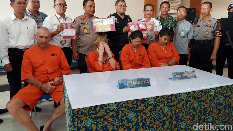 Terima Paket Isi Kokain, WN Prancis Ditangkap Polisi di Bali Terima Paket Isi Kokain, WN Prancis Ditangkap Polisi di Bali