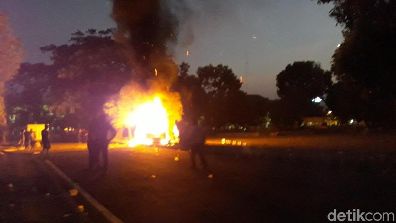 Ricuh di Mandala Krida Yogya, Polisi: Sudah Kondusif Ricuh di Mandala Krida Yogya, Polisi: Sudah Kondusif