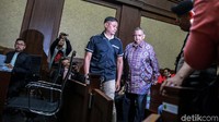 Mantan Direktur Utama PT PLN itu menilai kasus yang menjerat dirinya atas dugaan pembantuan dalam suap terkait proyek pembangunan PLTU Riau-1 terkesan dipaksakan oleh Komisi Pemberantasan Korupsi (KPK).