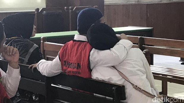 Istri setia dampingi Zul 'Zivilia' jalani persidangan