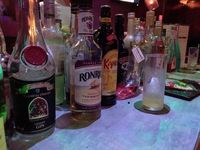 Unik! Tokyo Punya Bar Khusus Pengunjung yang Datang Sendirian