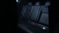 Untuk menciptakan nuansa yang mewah pada kabin, Toyota memilih untuk bisa menyelipkan warna warna black dan licorice brown. Diimbangi dengan black natural leather seat yang memeluk tubuh dengan erat, sehingga memberikan kenyamanan saat berkendara.  Foto: dok. Toyota