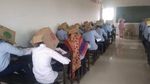 Potret Unik Siswa India Pakai Kardus di Kepala Saat Ujian