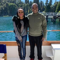 Putri Raja Eswatini ini merupakan anak pertama dari Raja Mswati III dan ibunya, Sibonelo Mngometulu. Sosok ayahnya cukup kontroversial karena memiliki 15 istri. Ibunya adalah satu dari 15 istri sang ayah dan dia satu dari 30 anak ayahnya. Foto: Dok. Biro Setpres Istana, Dok. Instagram