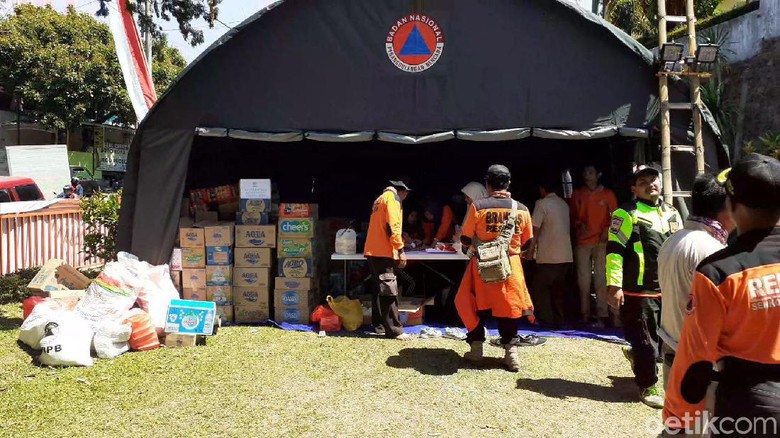 Ini Bantuan Paling Urgen Bagi Pengungsi Angin Kencang di Batu Ini Bantuan Paling Urgen Bagi Pengungsi Angin Kencang di Batu