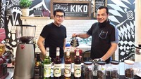 Wishnutama juga jadi sorotan karena digadang-gadang jadi menteri. CEO Net TV ini aktif di Instagram dan kerap memamerkan momen kulinerannya. Salah satunya ketika ia cicip kopi di coffee shop milik sahabatnya. Foto: Instagram