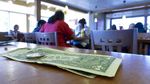 Pakar Ungkap 10 Trik Restoran untuk Mengelabui Pengunjung