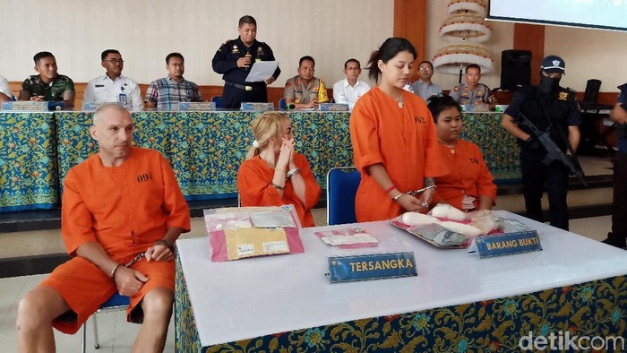 Selundupkan Sabu di Celana Dalam, 2 WN Thailand Ditangkap di Bali
