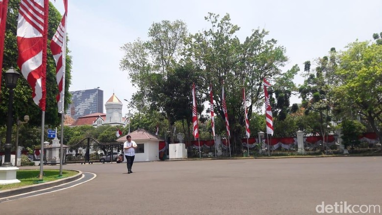 Jokowi Kenalkan Calon Menteri, Erick Thohir Merapat ke Istana Jokowi Kenalkan Calon Menteri, Erick Thohir Merapat ke Istana
