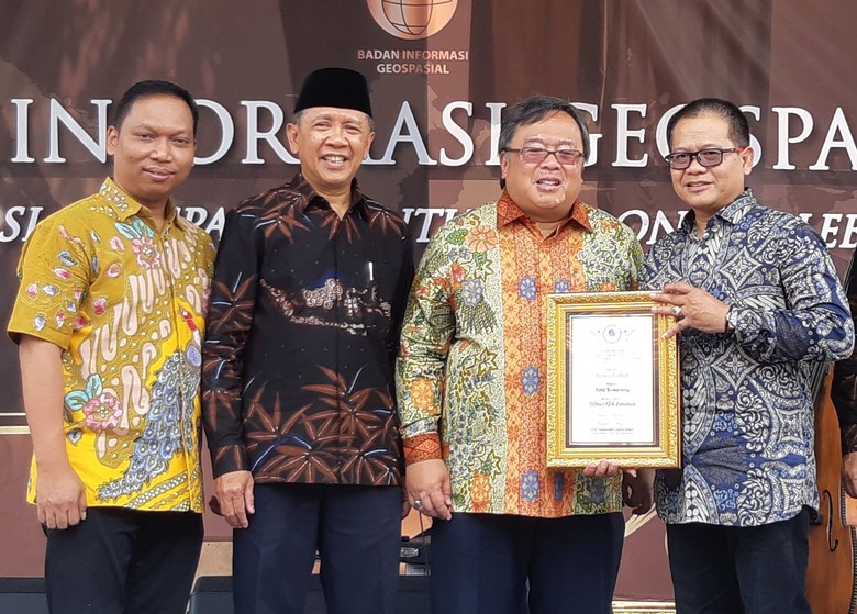 Dinilai Sukses Benahi Semarang, Walkot Hendi Diganjar Apresiasi Dinilai Sukses Benahi Semarang, Walkot Hendi Diganjar Apresiasi