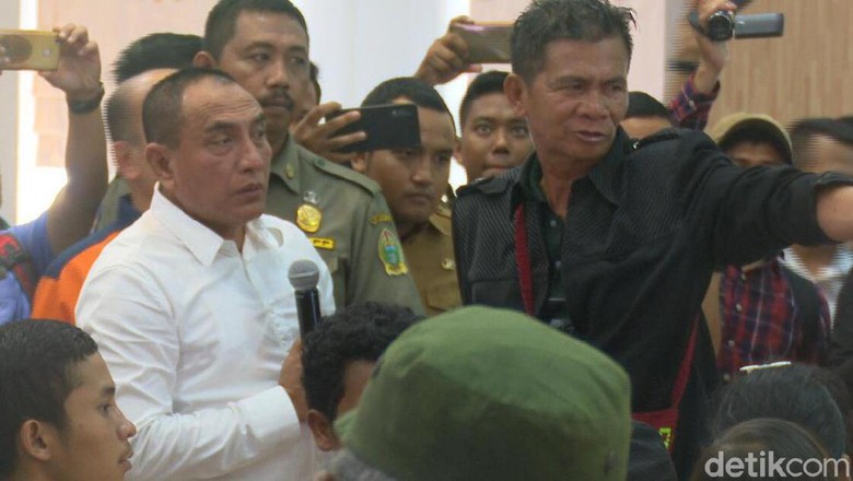 Temui 175 Warga Eksodus dari Wamena, Gubsu Bagikan Rp 500 Ribu-Rp 1 Juta Temui 175 Warga Eksodus dari Wamena, Gubsu Bagikan Rp 500 Ribu-Rp 1 Juta