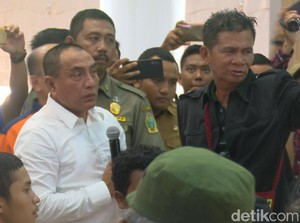 Temui 175 Warga Eksodus dari Wamena, Gubsu Bagikan Rp 500 Ribu-Rp 1 Juta