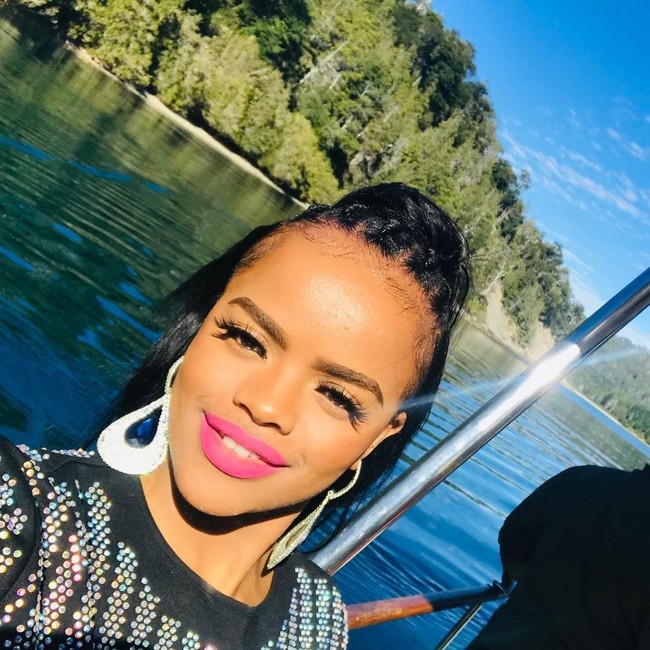 Putri Sikhanyiso Dlamini dari Kerajaan Eswatini menempuh pendidikannya di berbagai negara. Dia pernah sekolah di Inggris untuk pendidikan dasar. Kemudian dirinya melanjutkan pendidikan di Biola University, California untuk mempelajari seni drama. Pada 2012, sang putri lulus dari Universitas Sydney dengan gelar master dari jurusan komunikasi digital. Foto: Dok. Biro Setpres Istana, Dok. Instagram