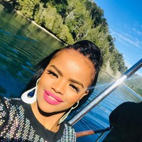 Putri Sikhanyiso Dlamini dari Kerajaan Eswatini menempuh pendidikannya di berbagai negara. Dia pernah sekolah di Inggris untuk pendidikan dasar. Kemudian dirinya melanjutkan pendidikan di Biola University, California untuk mempelajari seni drama. Pada 2012, sang putri lulus dari Universitas Sydney dengan gelar master dari jurusan komunikasi digital. Foto: Dok. Biro Setpres Istana, Dok. Instagram