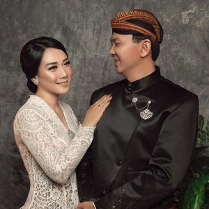 Ahok dan Puput Jadi Pengantin Jawa, Mesra di Foto Pernikahan Ahok dan Puput Jadi Pengantin Jawa, Mesra di Foto Pernikahan