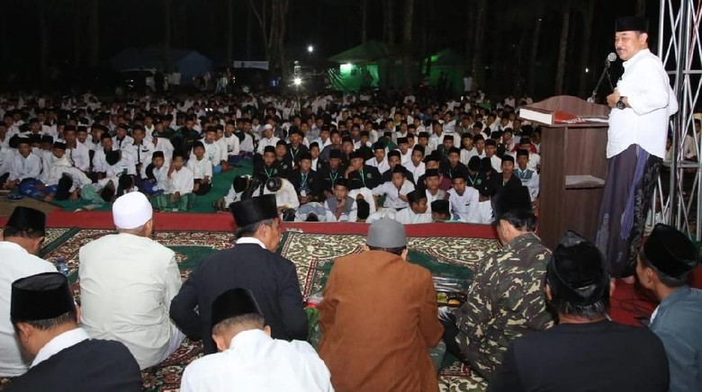 Kemah Santri Awali Rangkaian Peringatan Hari Santri Nasional di Banyuwangi Kemah Santri Awali Rangkaian Peringatan Hari Santri Nasional di Banyuwangi