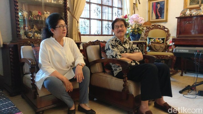 perpisahan menkes nila f moeloek
