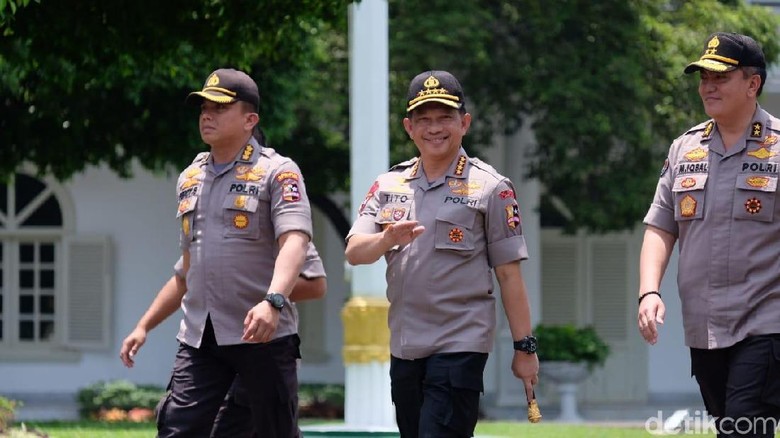 Jenderal Tito Karnavian Bakal Jadi Menteri Apa? Jenderal Tito Karnavian Bakal Jadi Menteri Apa?