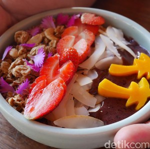 Sarapan Penuh Warna di Neon Palms Seminyak Bali Sarapan Penuh Warna di Neon Palms Seminyak Bali