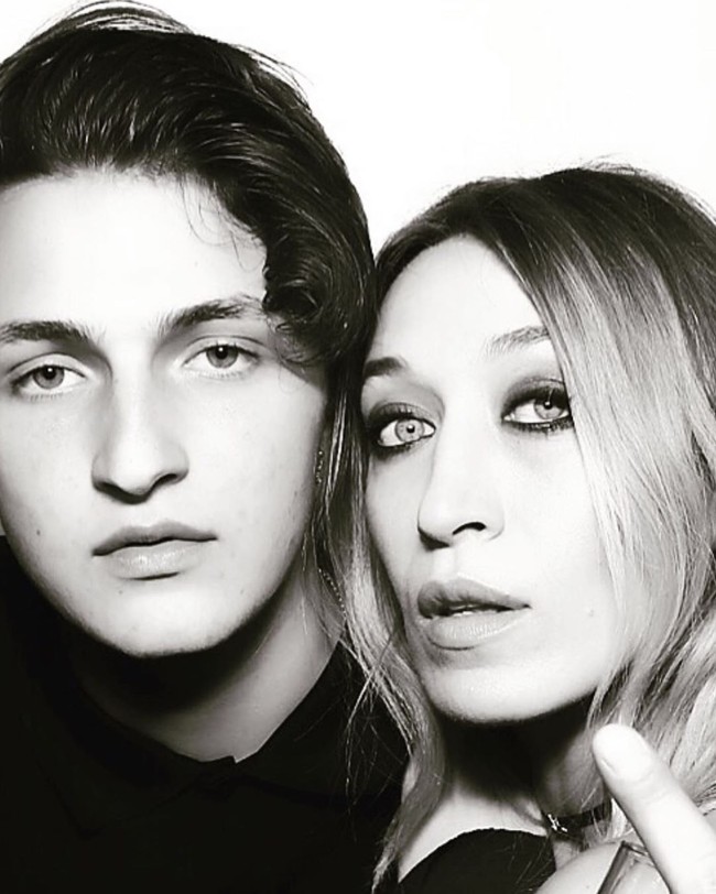 Kami sangat melindungi dan mendukung satu sama lain. Kamu cinta satu sama lain, kami ingin dekat, dan kami tidak berpikir berpikir yang lain selain kami adalah saudara, itu lah mengapa kami sangat dekat, kata Alana. Foto: Instagram @lanzybear