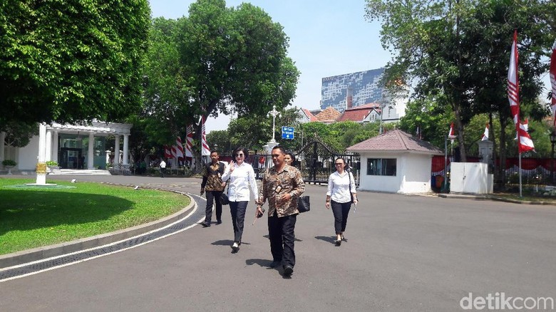 Giliran Bupati Minahasa Selatan Merapat ke Istana Jelang Pengumunan Kabinet Giliran Bupati Minahasa Selatan Merapat ke Istana Jelang Pengumunan Kabinet