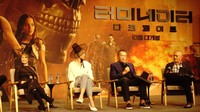 Arnold Schwarzenegger kembali dalam kisah film Terminator. Dirinya juga reuni dengan Linda Hamilton.  Foto: Premiere Terminator: Dark Fate di Seoul (Saras/detikcom)