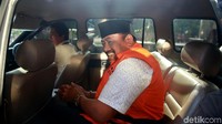 Seperti diberitakan sebelumnya, KPK menetapkan Bupati Indramayu Supendi, Kepala Dinas PUPR Kabupaten Indramayu Omarsyah, Kepala Bidang Jalan di Dinas PUPR Kabupaten Indramayu Wempy Triono dan Carsa dari pihak swasta. Tercatat ada tujuh proyek dengan nilai sekitar Rp 15 miliar. KPK juga mengamankan barang bukti uang ratusan juta dari para tersangka.