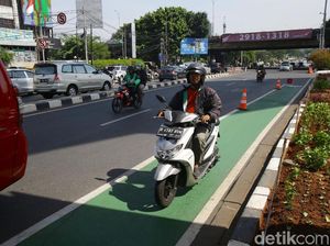 Ingat! Mulai Hari Ini Sepeda Motor Tak Boleh Masuk Jalur Sepeda