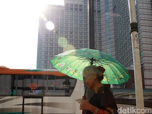 Catatan Dokter agar Badan Tak Ngedrop di Tengah Suhu Panas Seminggu ke Depan