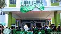 Selain memeringati Hari Santri Nasional 2019, Ketua Umum PBNU KH Said Aqil Siroj turut hadir untuk meresmikan penggunaan Kampus UNUSIA (Universitas Nahdlatul Ulama Indonesia).