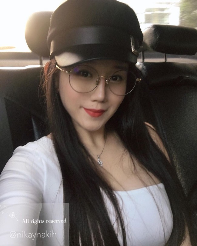 Selebgram Ukinikay Nikihcinnak dilecehkan oleh para pria yang berusaha memintanya menjual bra hingga pakaiannya yang tidak dicuci setelah menjual baju bekasnya di Carousell. Foto: Instagram