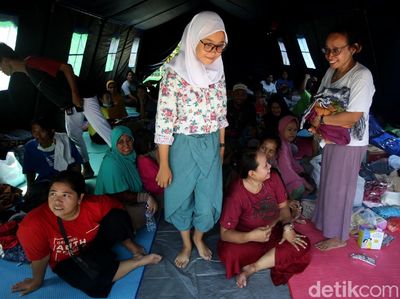 Korban Kebakaran Jatinegara Mengungsi di SDN 3 Bidaracina