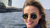 Di negaranya, dia menikmati destinasi wisata di Salford Quays, area di Salford, Manchester. (rhiansuggers/Instagram)