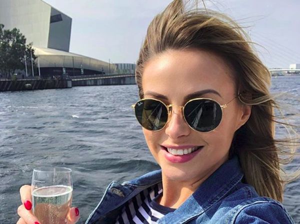 Foto Liburannya Model Seksi Inggris, Rhian Sugden