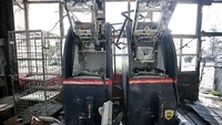 Sejumlah benda maupun bangunan menjadi sasaran perusakan massa dalam aksi protes kenaikan tarif transportasi umum yang berujung kerusuhan di Chile. AP Photo/Luis Hidalgo.