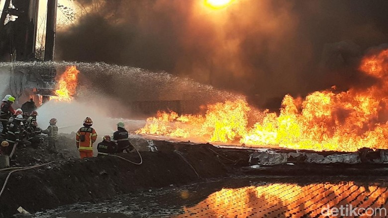 Pipa Pertamina Terbakar, Polisi Periksa 10 Pegawai Kereta Cepat Pipa Pertamina Terbakar, Polisi Periksa 10 Pegawai Kereta Cepat