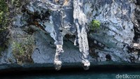 Berlokasi di sekitar Teluk Mayalibit, batu kelamin menjadi salah satu destinasi unik yang dikunjungi detikcom saat acara Festival Pesona Bahari Raja Ampat, Sabtu pekan lalu (Randy/detikcom)