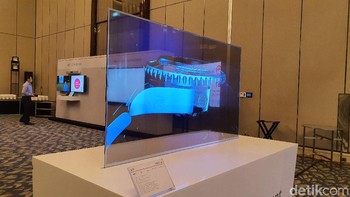 Lantaran menggunakan OLED, panel berukuran cukup tipis. Foto: Adi Fida Rahman/detikINET
