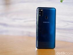 Unboxing Galaxy M30s, Ponsel Baterai Super Jumbo Rp 3 Jutaan