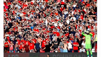 Salah satu yang disoroti  adalah buruknya permainan Nicholas Pepe. Foto: Twitter