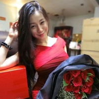 Tak hanya itu, beauty blogger ini juga pernah ditawar untuk melakukan hubungan seks dengan seorang pria yang mengaku suka melakukan masturbasi sambil melihat foto-fotonya. Banyak pria yang membenarkan tindakannya itu dan merasa Ukinikay pantas mendapatkannya karena ia kerap berpakaian seksi. Foto: Instagram