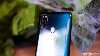 Kamera keduanya ultra-wide-angle 8 MP. Lalu ada kamera depth 5 MP. Foto: Adi Fida Rahman/detikINET