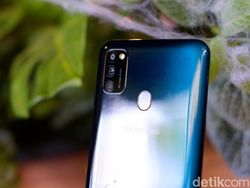 Unboxing Galaxy M30s, Ponsel Baterai Super Jumbo Rp 3 Jutaan