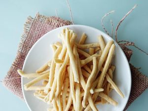 Resep Stik Bawang Renyah Gurih, Camilan Favorit saat Lebaran