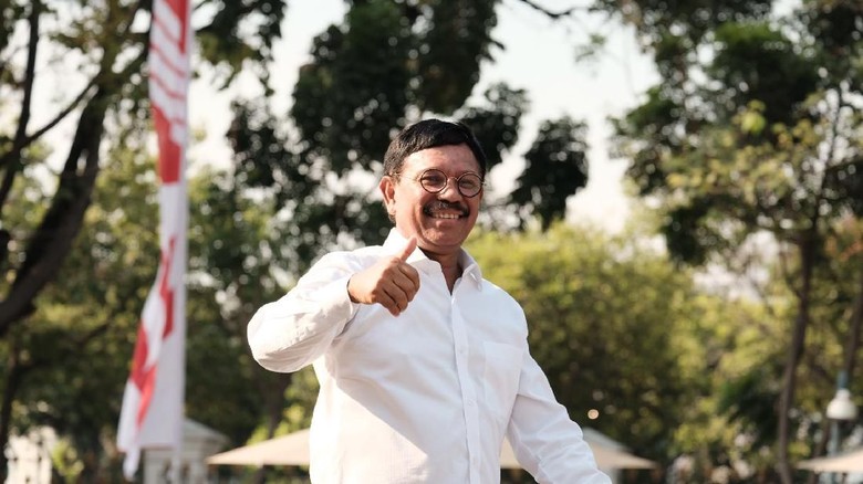 Soal Kepastian Jadi Menkominfo, Johnny Plate: Tunggu Besok Saja Soal Kepastian Jadi Menkominfo, Johnny Plate: Tunggu Besok Saja