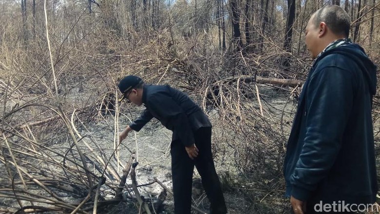 Bupati Anas Minta Water Bombing untuk Padamkan Kebakaran Gunung Ijen Bupati Anas Minta Water Bombing untuk Padamkan Kebakaran Gunung Ijen