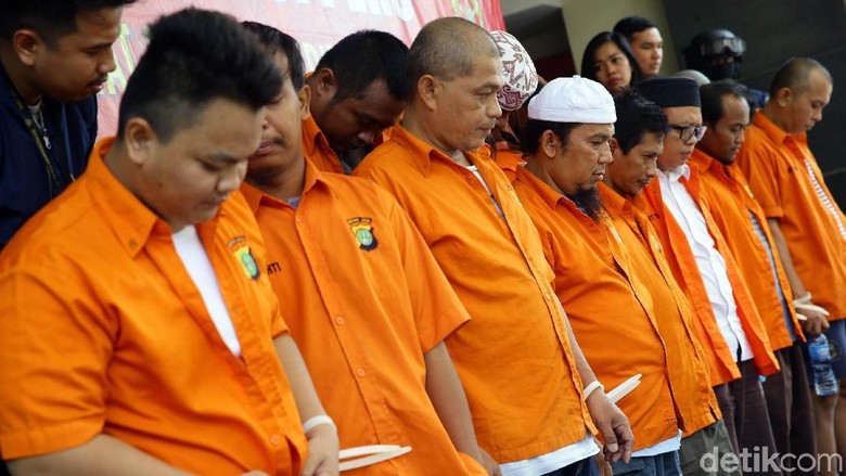 Total Ada 15 Tersangka di Kasus Penganiayaan Ninoy Karundeng, Ini Perannya Total Ada 15 Tersangka di Kasus Penganiayaan Ninoy Karundeng, Ini Perannya