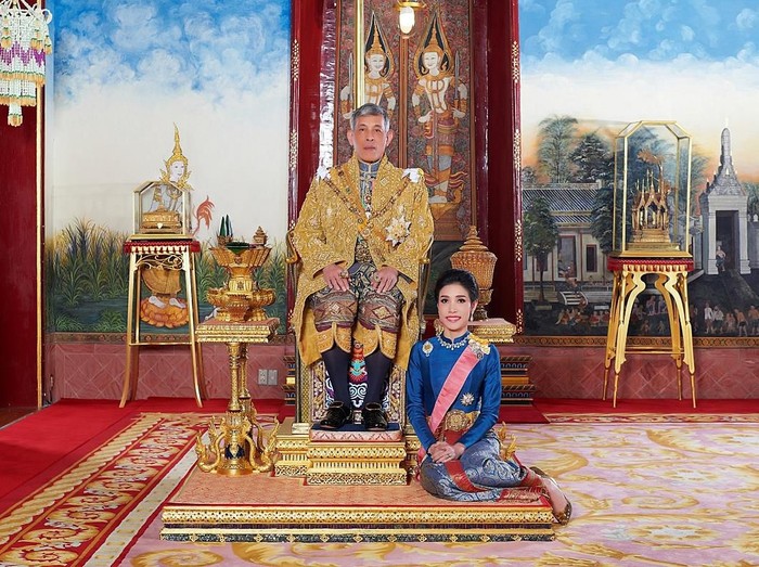 Selir Raja Thailand: Raja kembalikan gelar kehormatan kepada selirnya, Sineenat Wongvajirapakdi, setelah hampir setahun tersingkir Selir Raja Thailand: Raja kembalikan gelar kehormatan kepada selirnya, Sineenat Wongvajirapakdi, setelah hampir setahun tersingkir